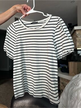 Tahari Black & White Striped Puff-Sleeve Tee